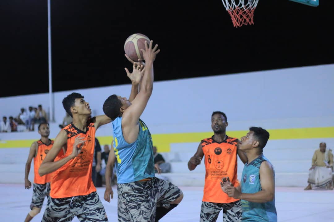 بتمويل من البرنامج السعودي لتنمية وإعمار اليمن  التعاون بالعقاد يفوز على الاتفاق بالحوطة في بطولة كرة السلة