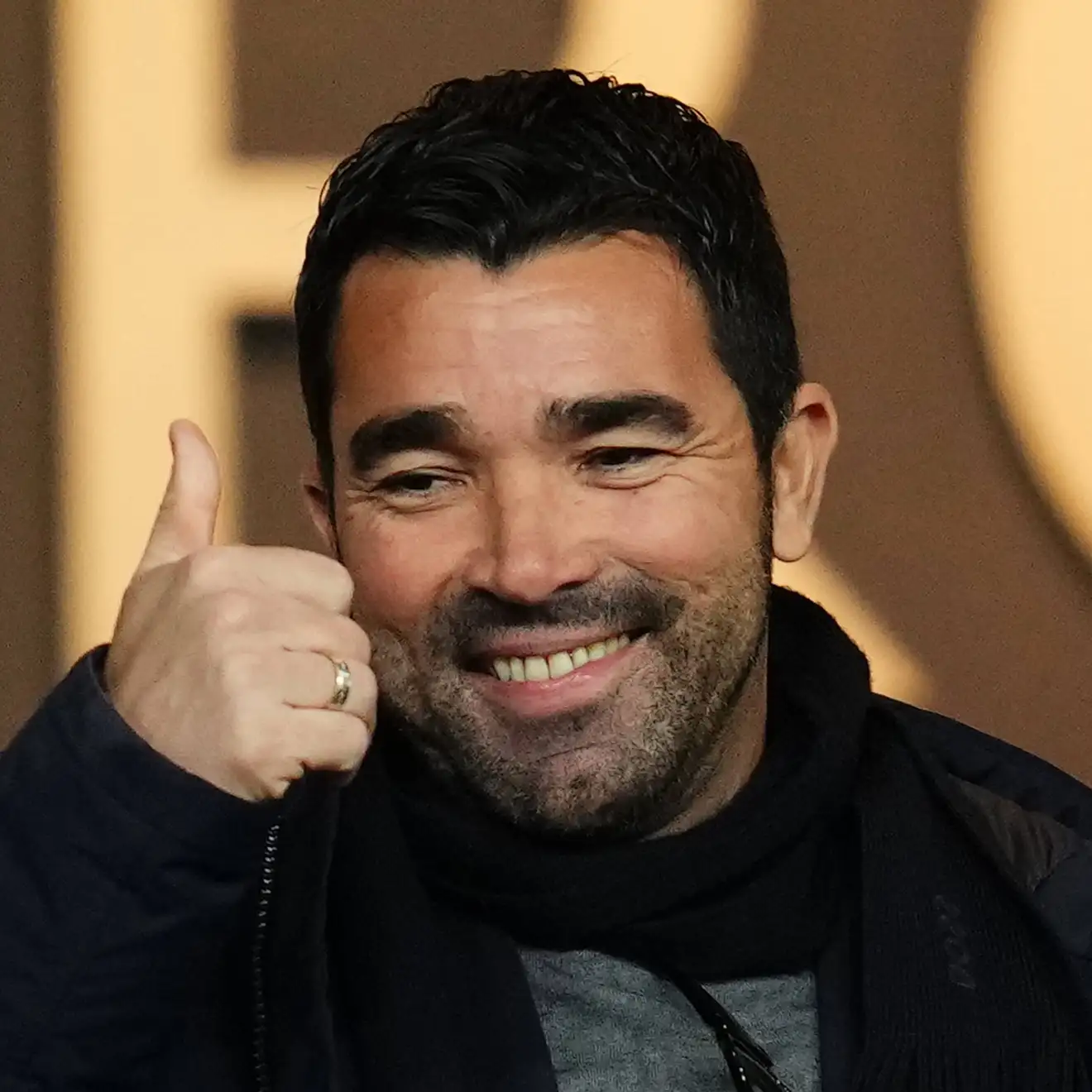 ديكو يعمل على قنبلة أخيرة في ميركاتو برشلونة
