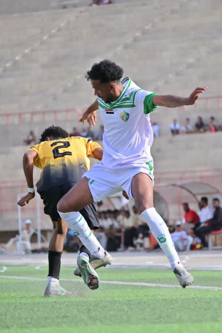 اليرموك يكسب إتحاد حضرموت بثنائية شهاب عطا