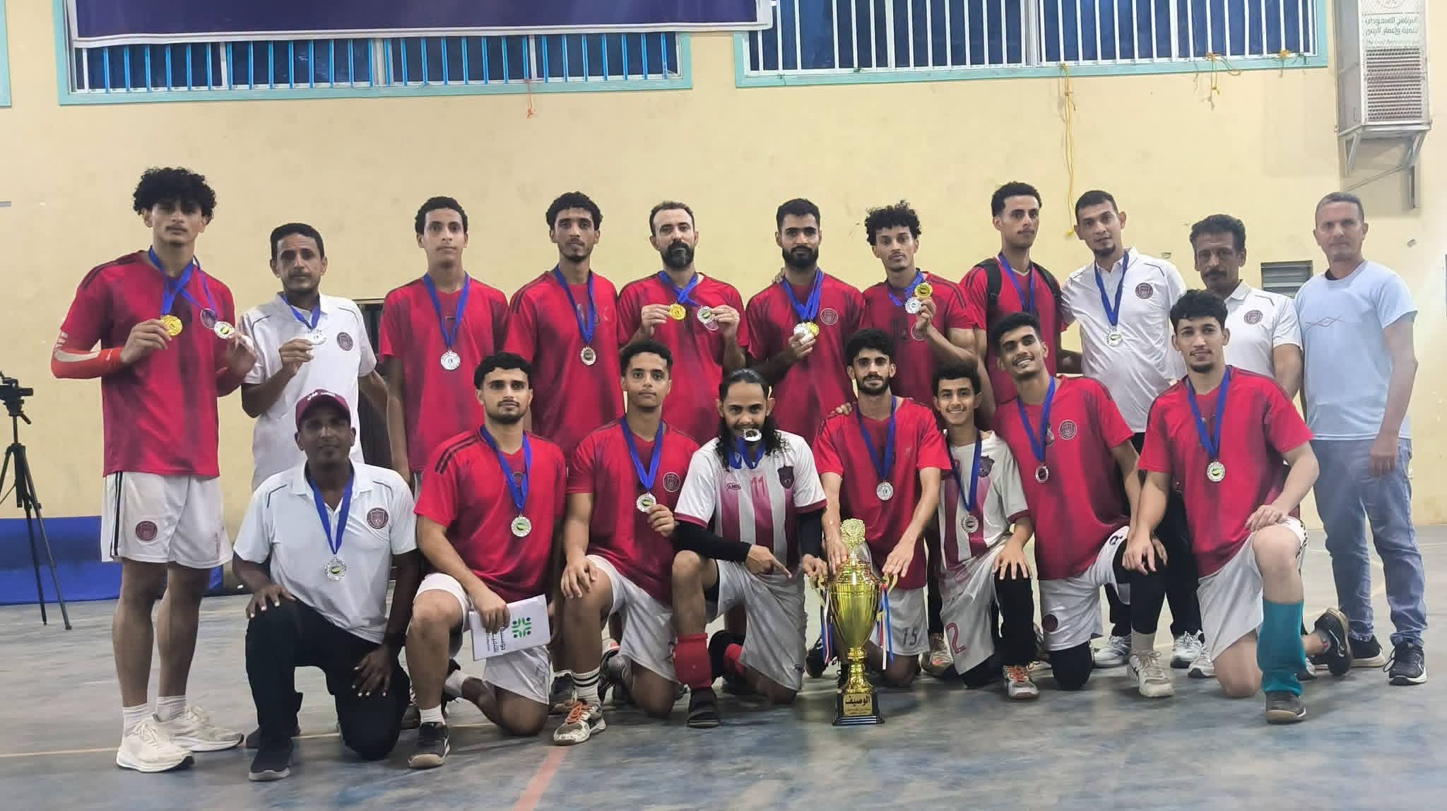 طائرة أهلي عدن تحصد وصافة بطولة عدن للكرة الطائرة .