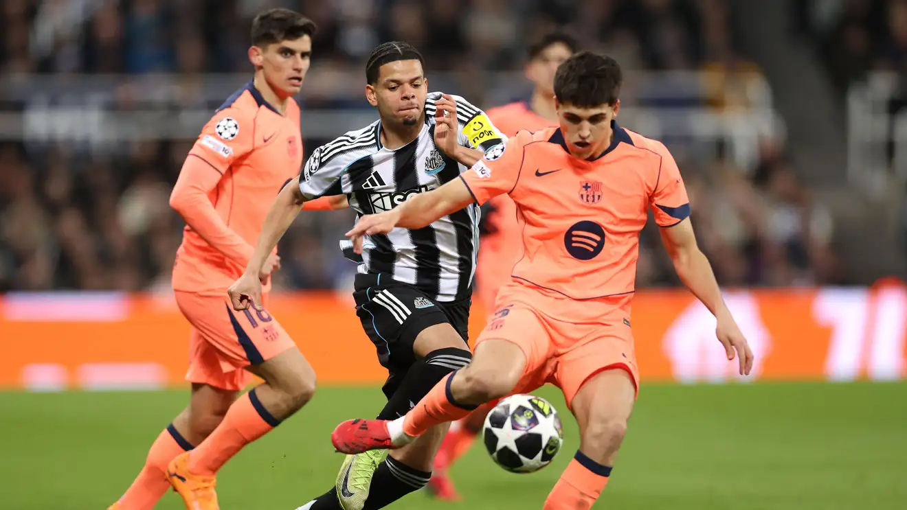 خطأ غريب يقود مشجع برشلونة إلى مباراة إكستر بدلا من نيوكاسل