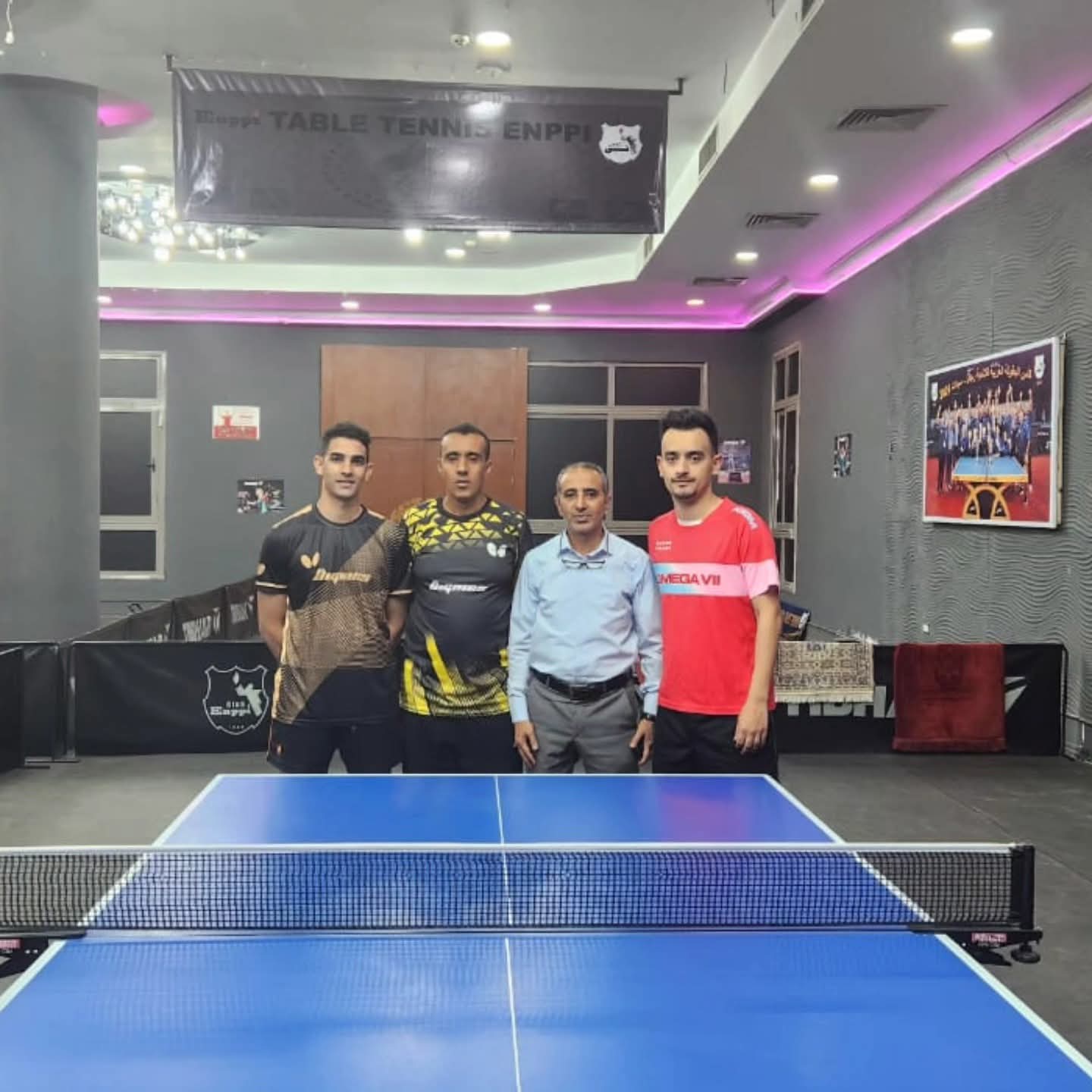 الحبيشي يزور معسكر منتخب كرة الطاولة بالقاهرة .
