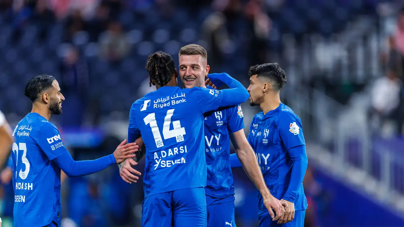 عطيف يسخر من الدعيع: هل يريد الهلال فترة انتقالات ثالثة؟