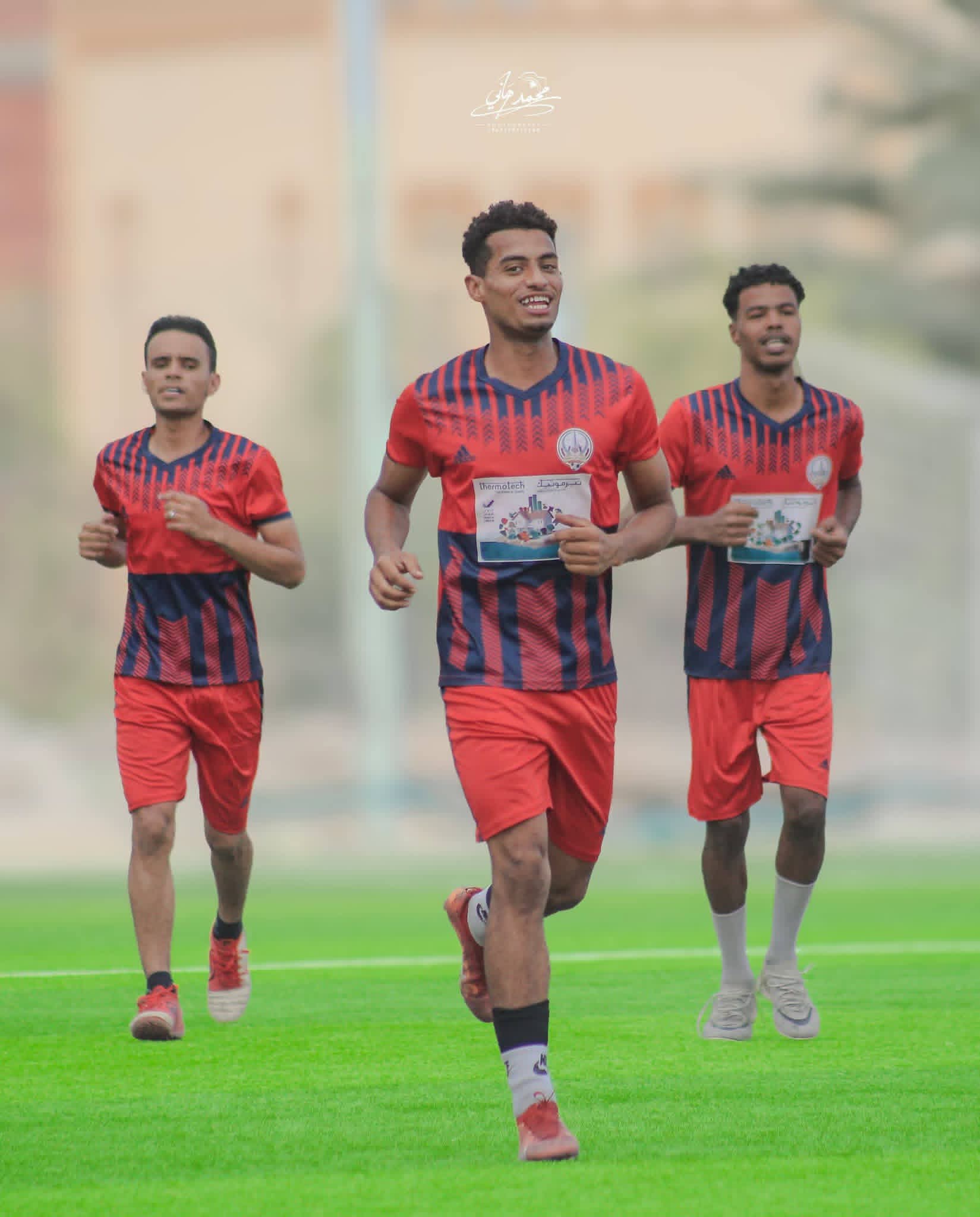 الوحدة يكثف تحضيراته لموقعة الشعلة في نصف النهائي