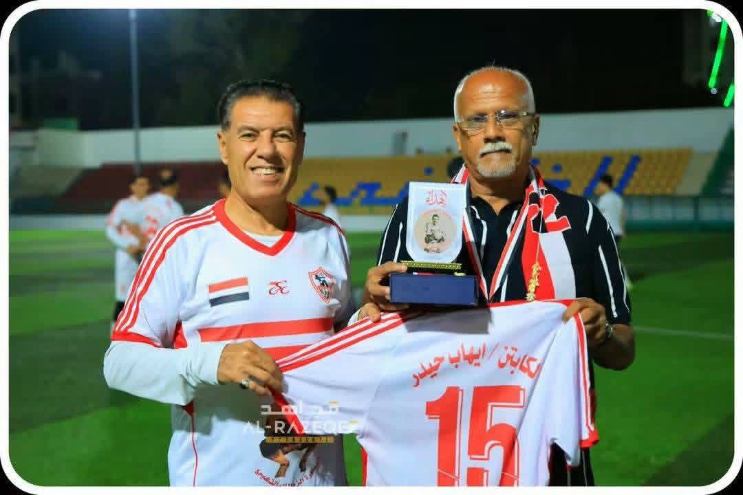 نجوم الكرة بصنعاء السابقين يكرمون الكابتن ايهاب حيدر