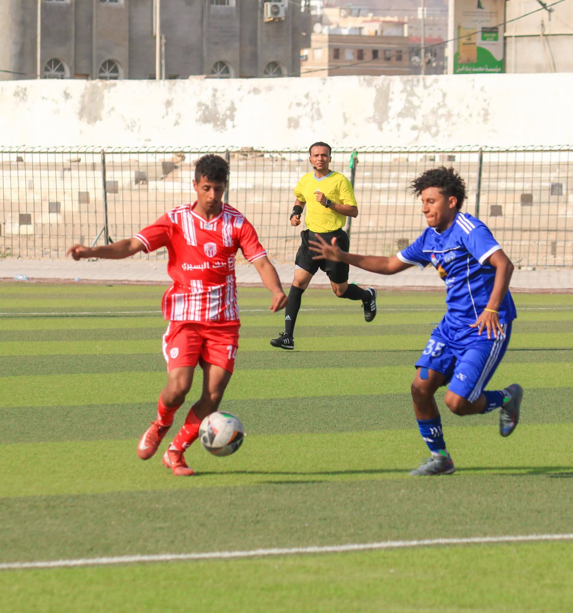 شعب حضرموت يكسب هلال الحديدة بثلاثية في افتتاح الجولة الثامنة للدوري