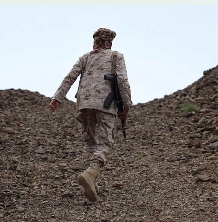 المقاتلون يدا واحدة في الجبهات فلا تزرعوا بينهم نغمة المناطقية والخذلان....