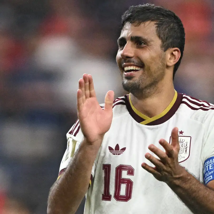 رودري يبلغ مانشستر سيتي بموقفه من الانتقال إلى ريال مدريد