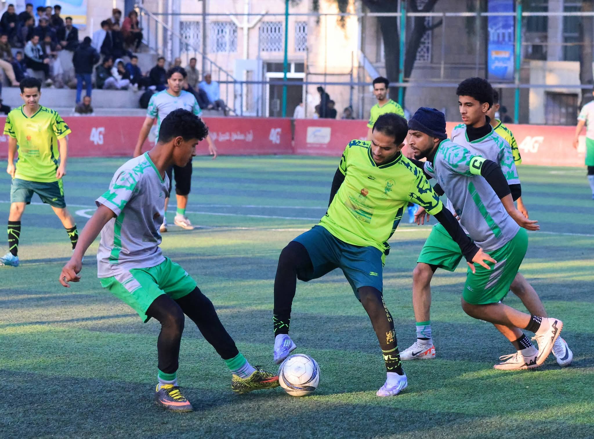 التعادل يحكم موقعة الهزيز وبني محمد.. و"الأكمة الغرب" يفوز ويبعثر أوراق المجموعة الثانية .