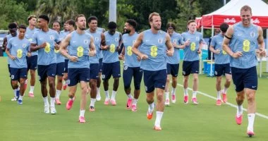 منتخب إنجلترا يستعيد معداته المسروقة قبل مواجهة كرواتيا فى كأس العالم