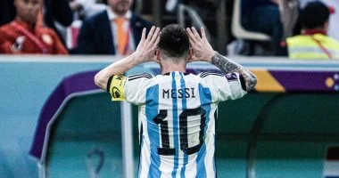 ليونيل ميسى يستحوذ على نادى كورنيلا الإسبانى