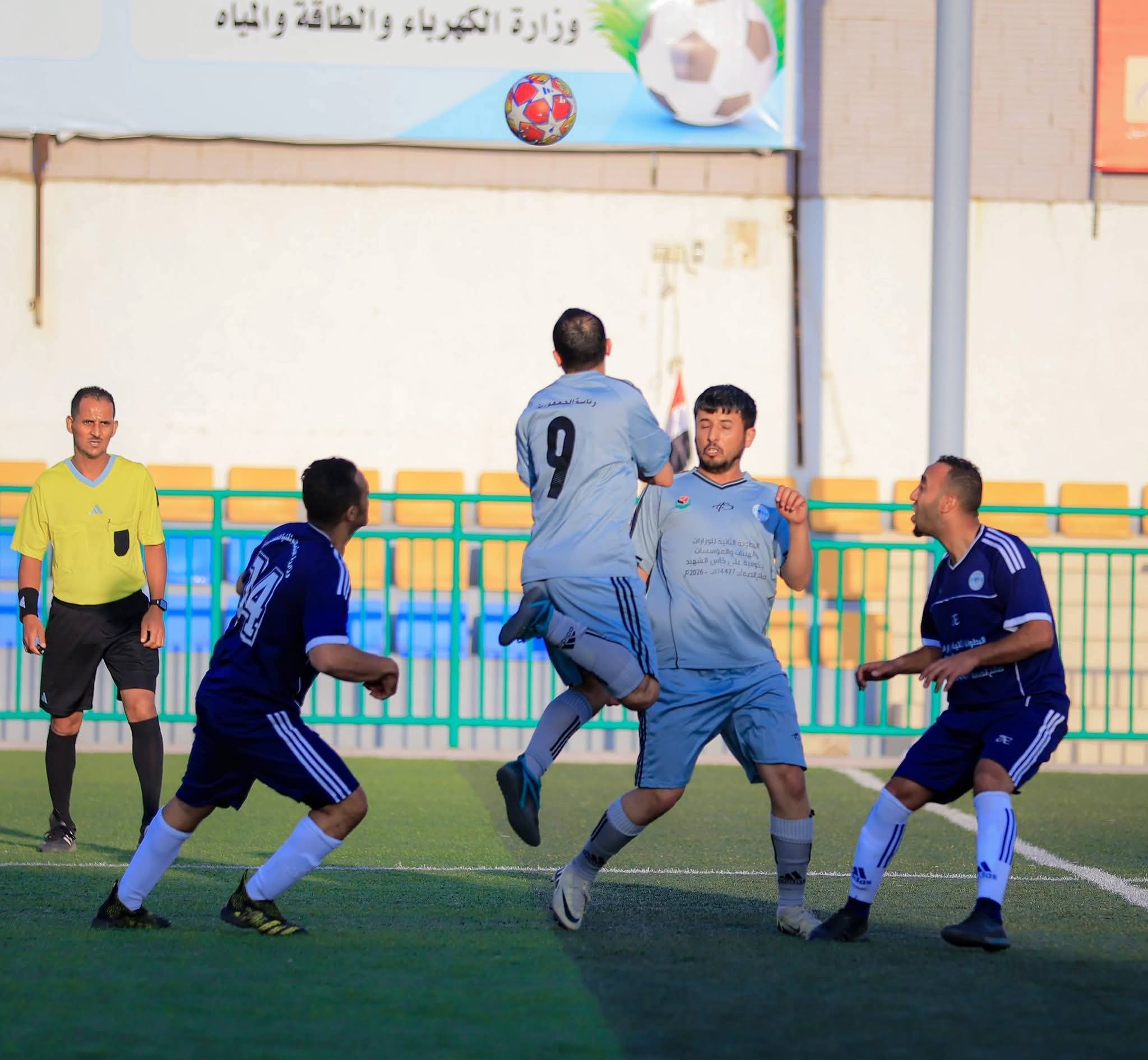 الاتصالات يبلغ نصف النهائي بريمونتادا خيالية أمام رئاسة الجمهورية