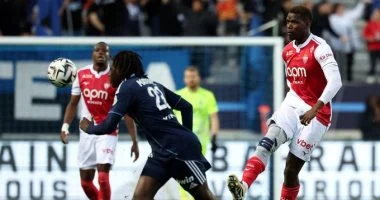 باريس يكتسح موناكو برباعية في الدوري الفرنسي