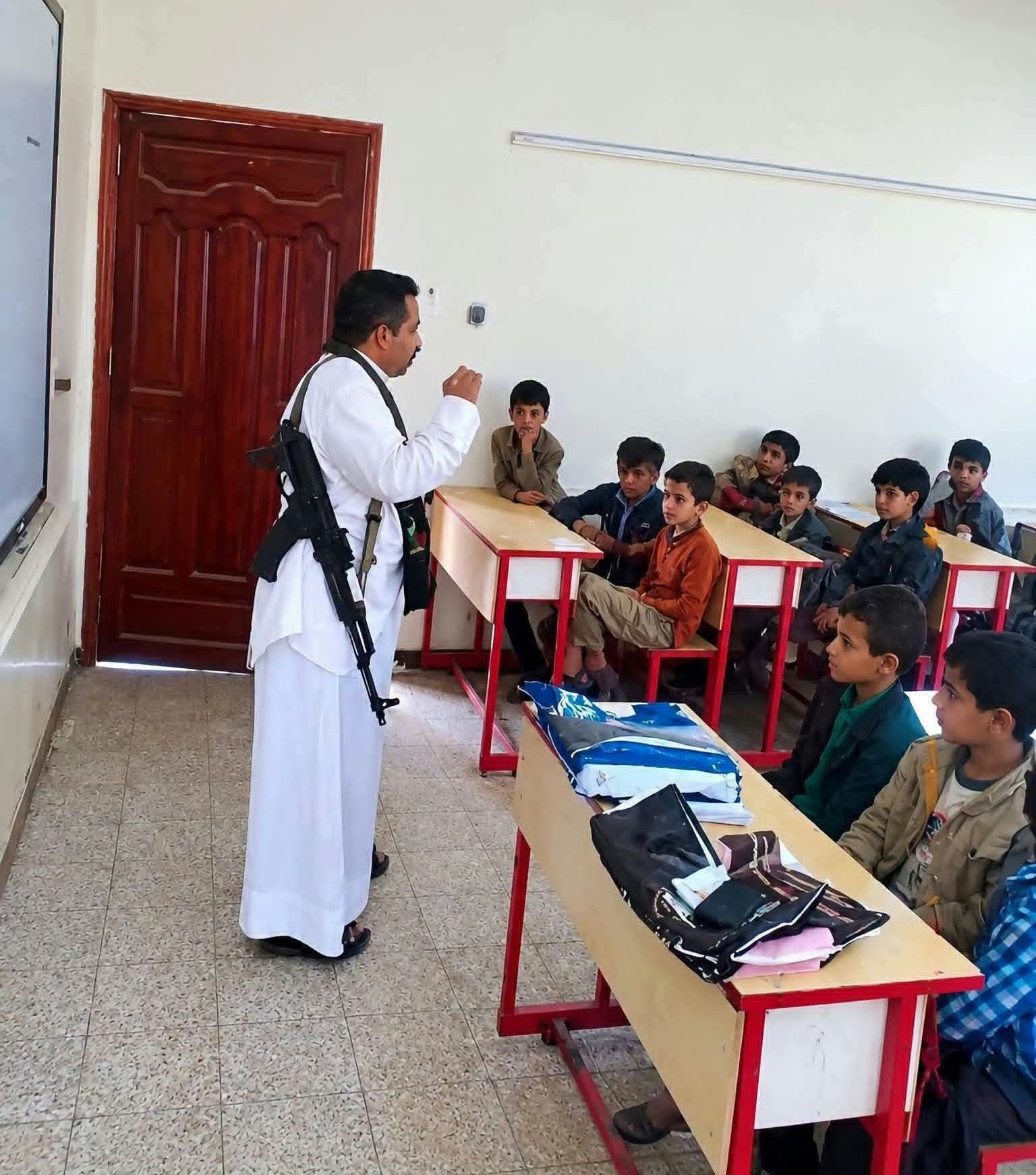 أطفال الحجرية ومليشيا الحوثي ؟!