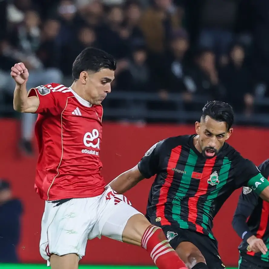 الجيش الملكي يجهز خطابًا للكاف ومصر قبل لقاء بيراميدز