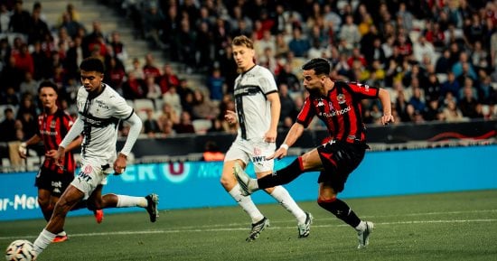 نيس يفوز على رين 5-2  في الدوري الفرنسي