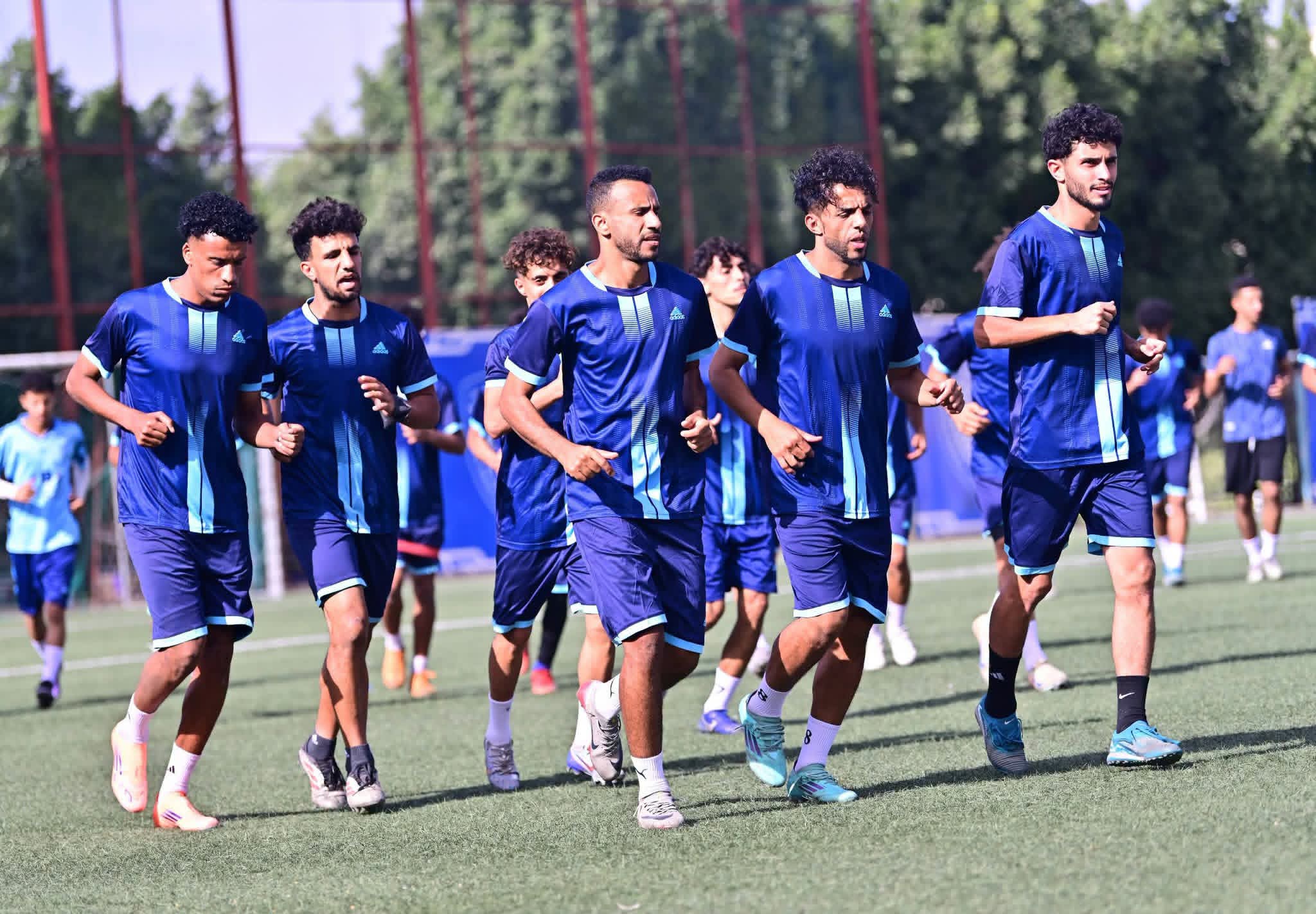 وحدة صنعاء يستأنف تدريباته استعددا" للقاء السد مأرب .
