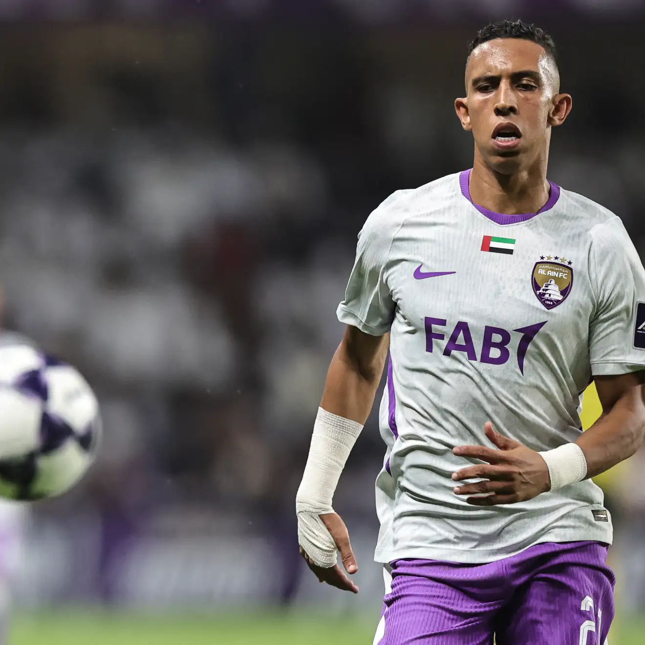 رحيمي كلمة السر.. العين يضرب النصر بذكريات الهلال السوداء