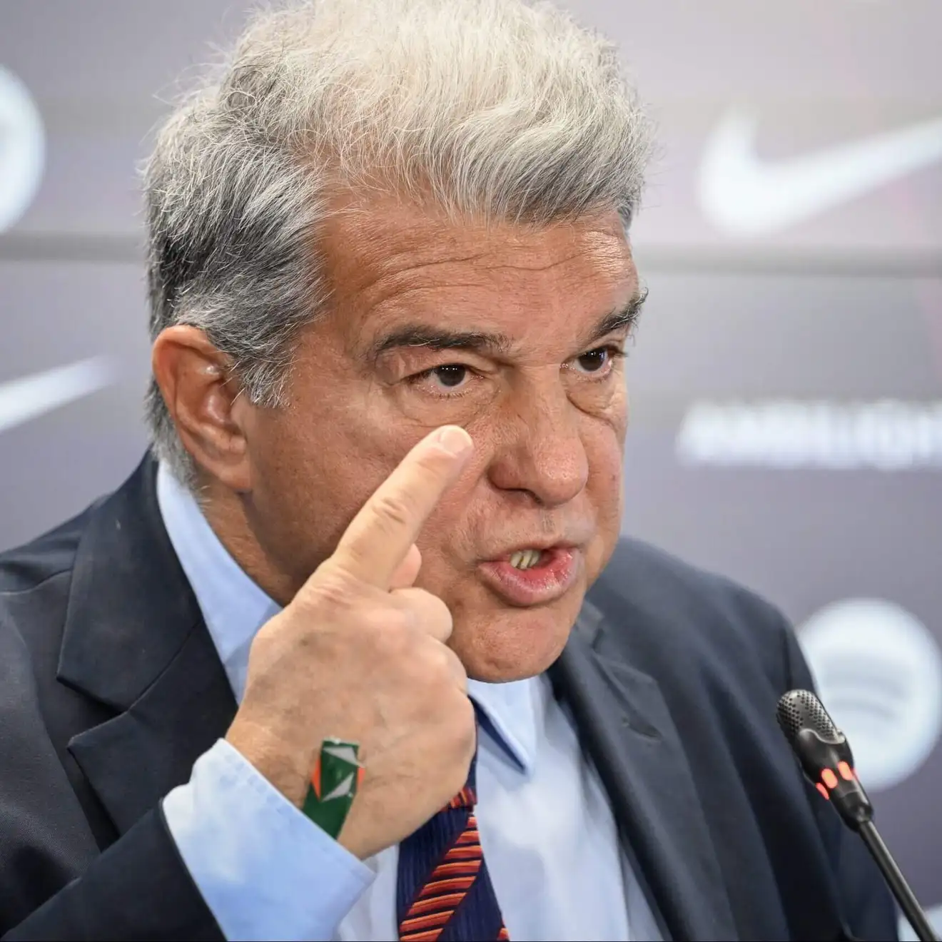 اللاعب أعلن بنفسه!.. صفقة كبيرة لبرشلونة في الميركاتو الصيفي