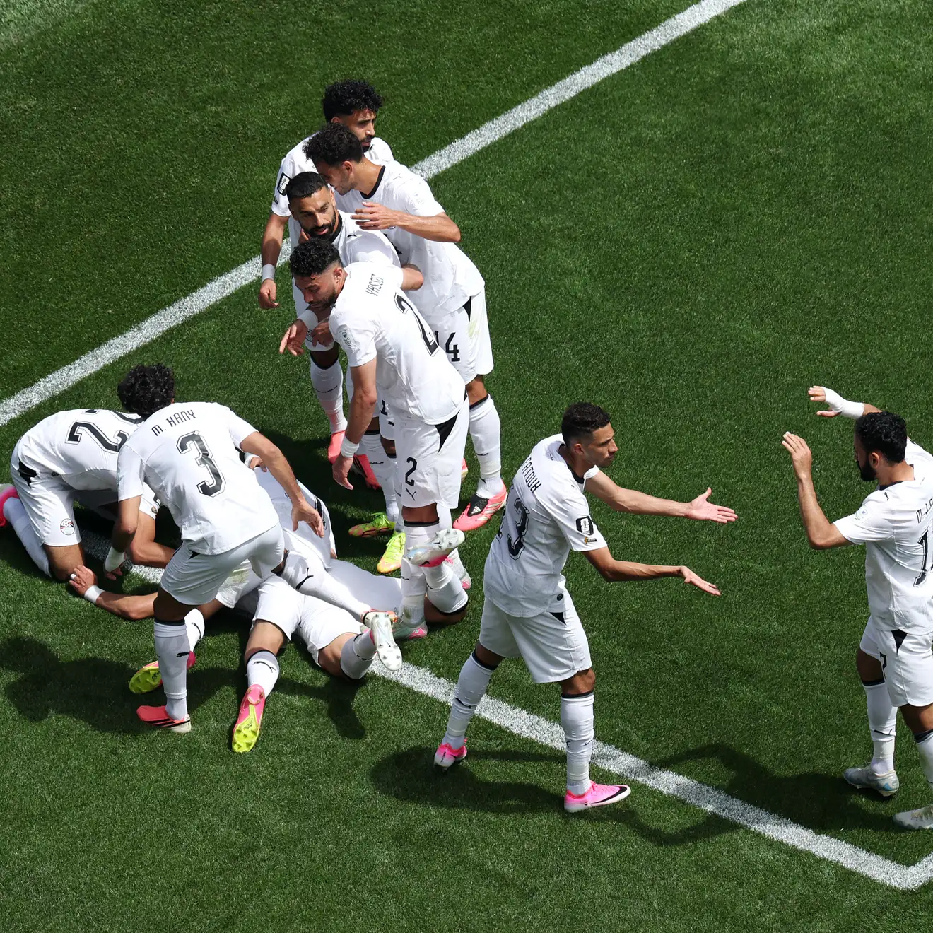 النيران الصديقة تحرم مصر من انتصار تاريخي أمام بلجيكا في كأس العالم