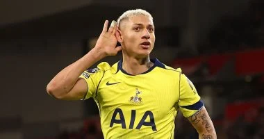 ريتشارليسون نجم توتنهام يقتحم قائمة أساطير البرازيل في الدوري الإنجليزي