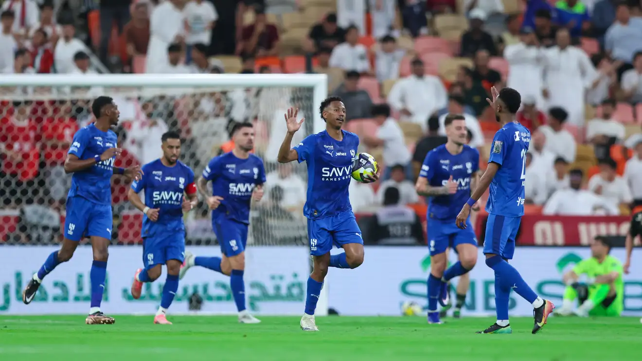 "ركلة غريبة".. اتهامات نصراوية تضرب لاعب نيوم بمجاملة الهلال