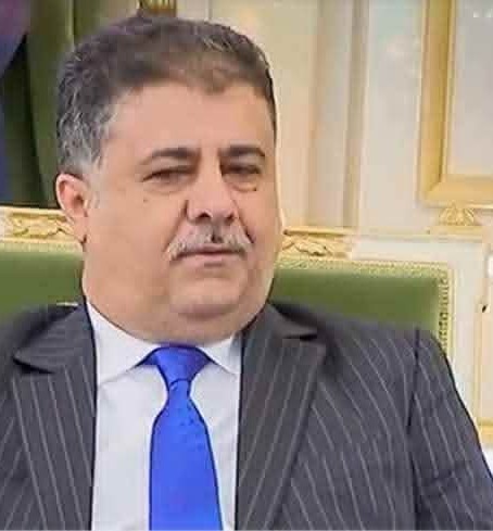 بعد الخسارة من اليرموك بثلاثية مشجعين ....العيسي الذي تسلق لرئاسة اتحاد الكرة على حساب الهلال تخلى عنه