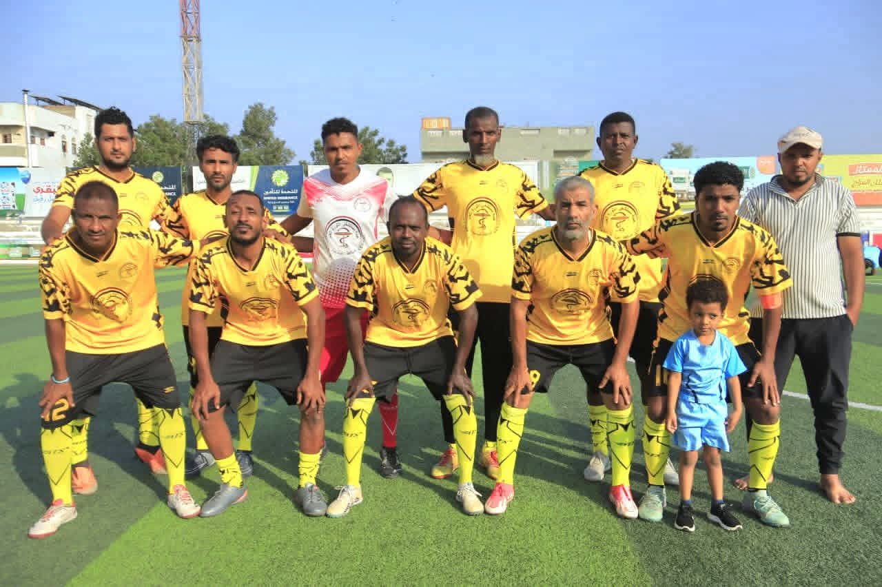 برباعيته في مرمى نجوم شمسان ...​سيناء يعتلي صدارة بطولة قدامى الحديدة برباعية لكرة القدم الرمضانية .