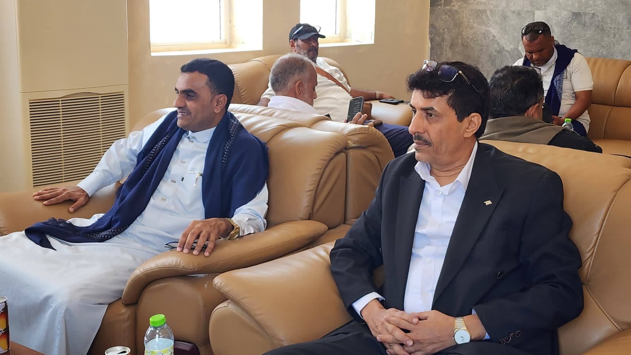 السقطري يودّع وكيل وزارة الشباب والرياضة بعد زيارة تفقدية للمحافظة