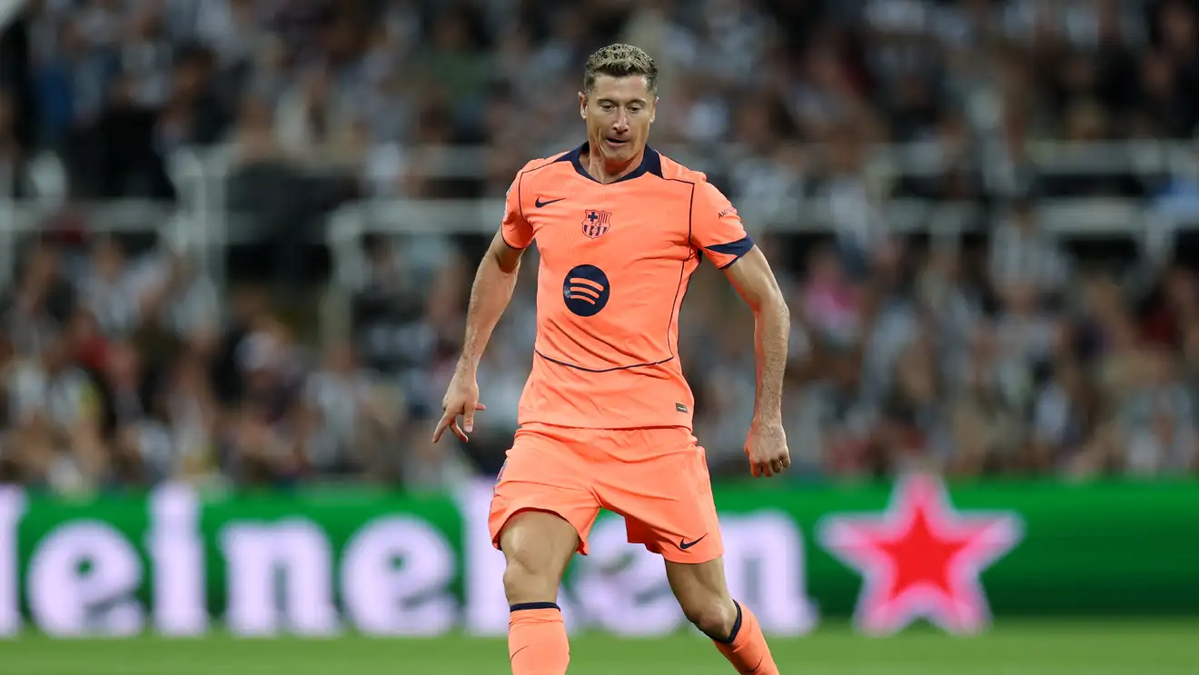 قرار إيطالي يقرب برشلونة من ضم بديل ليفاندوفسكي