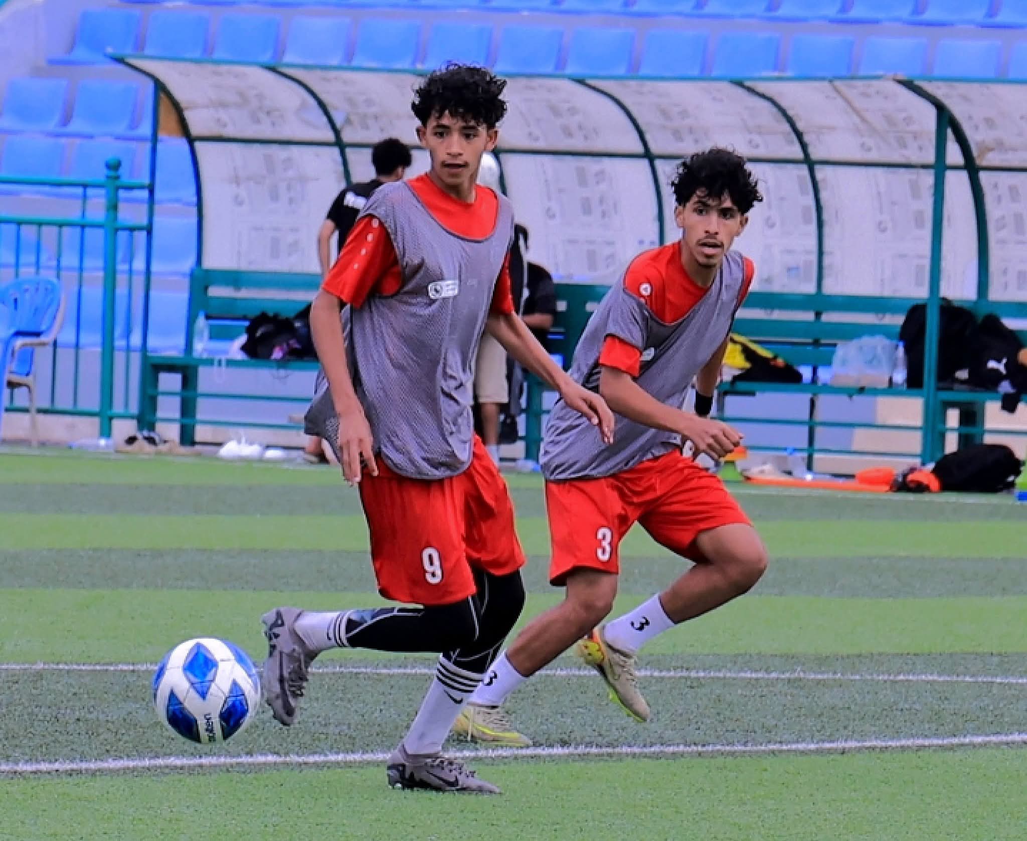 منتخب الناشئين يخسر من العروبة ويتعادل مع اليرموك في معسكره الداخلي بصنعاء .