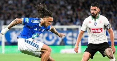 نيس يتأهل لنهائي كأس فرنسا بثنائية أمام ستراسبورج .