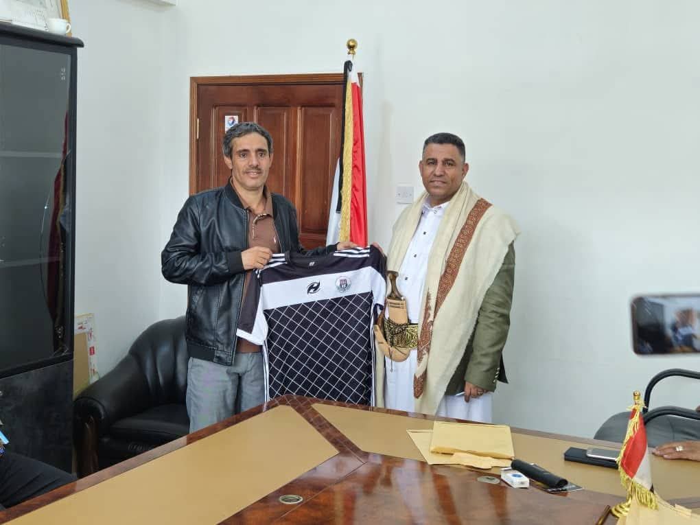 نادي آزال يواصل استعداداته للاستحقاقات القادمة و يتعاقد مع المدرب علي العولي