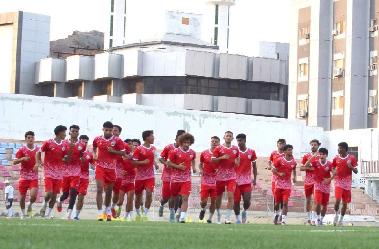 المنتخب الوطني الاول لكرة القدم يكثف تحضيراته في معسكره الاعدادي بعدن