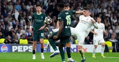 الإسباني كليمنت توربان يدير مباراة مان سيتي ضد الريال بدوري أبطال أوروبا