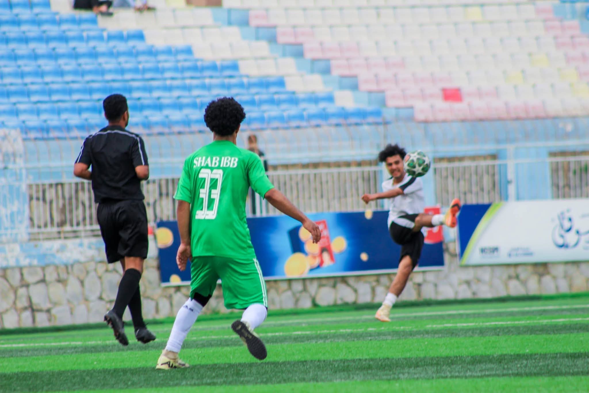 طليعة تعز يخسر أمام شعب أب في اطار استعدادات الفريقين لبطولة كأس  الجمهورية.