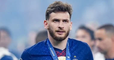 كفاراتسخيليا يحصد جائزة أفضل لاعب في دوري أبطال أوروبا 2025-2026