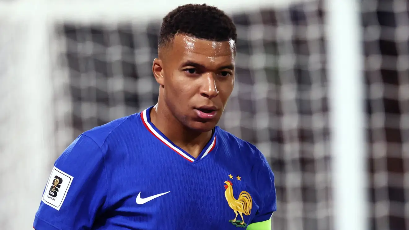 وصفوني بالقرد وكنت كالميت.. مبابي يسترجع لحظة قاتمة ويروي ذكريات المونديال مع حكيمي