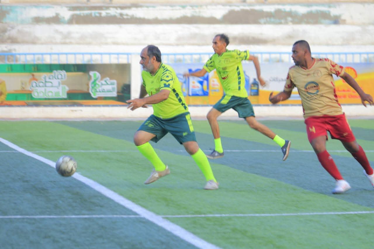 نجوم شمسان يكتسح الأولمي بـ11 هدفًا في بطولة قدامى اللاعبين الرمضانية بالحديدة