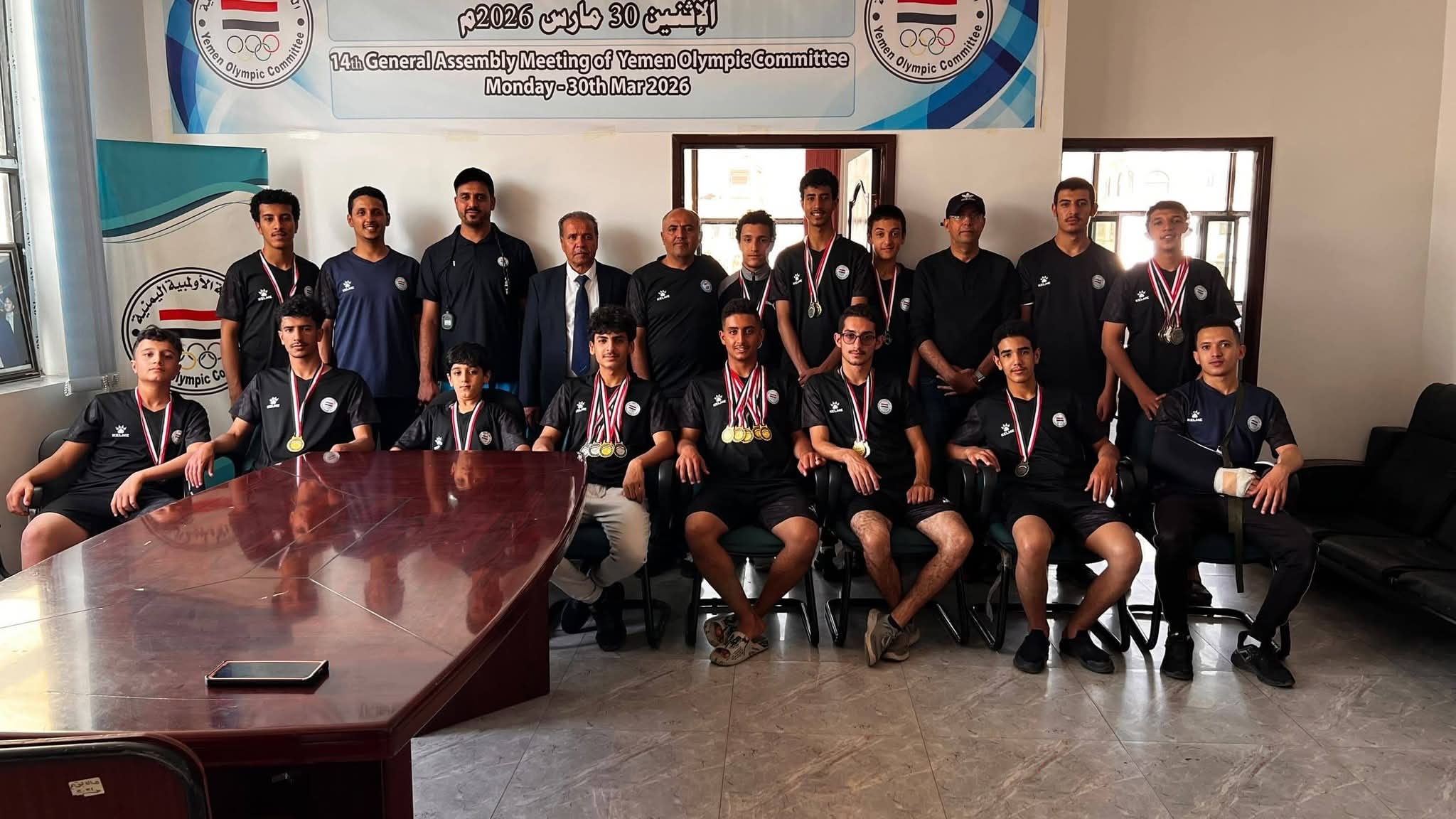 أمين عام اللجنة الأولمبية التقى باللاعبين مركز واعدي السباحة يختتم البطولة التنشيطية الثانية لعام 2026م