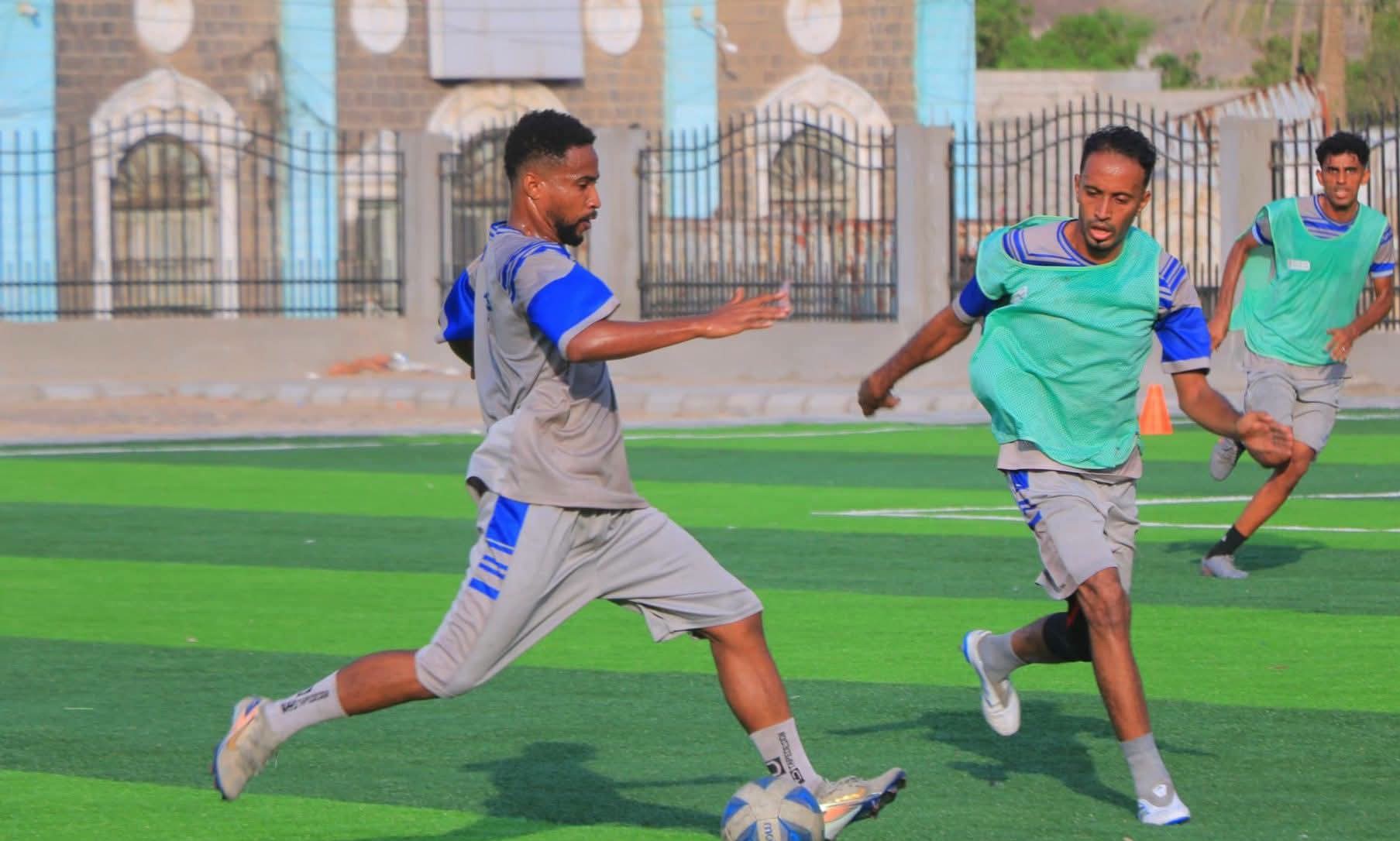 تضامن حضرموت يستعد لمواجهة وحدة عدن في كأس الجمهورية لكرة القدم .