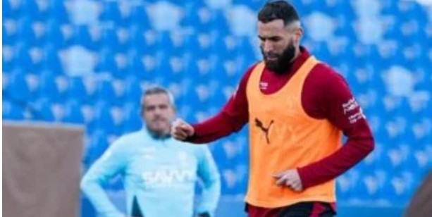 الهلال يعلن إصابة بنزيما وغيابه عن مباراة التعاون في الدوري السعودي