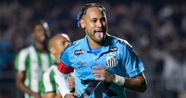 نيمار يدعم فينيسيوس برقصة مثيرة بعد ثنائية سانتوس