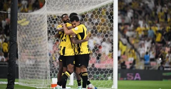 الاتحاد يتخطى الدرعية بثنائية ويشعل صراع المقدمة في الدوري السعودي..