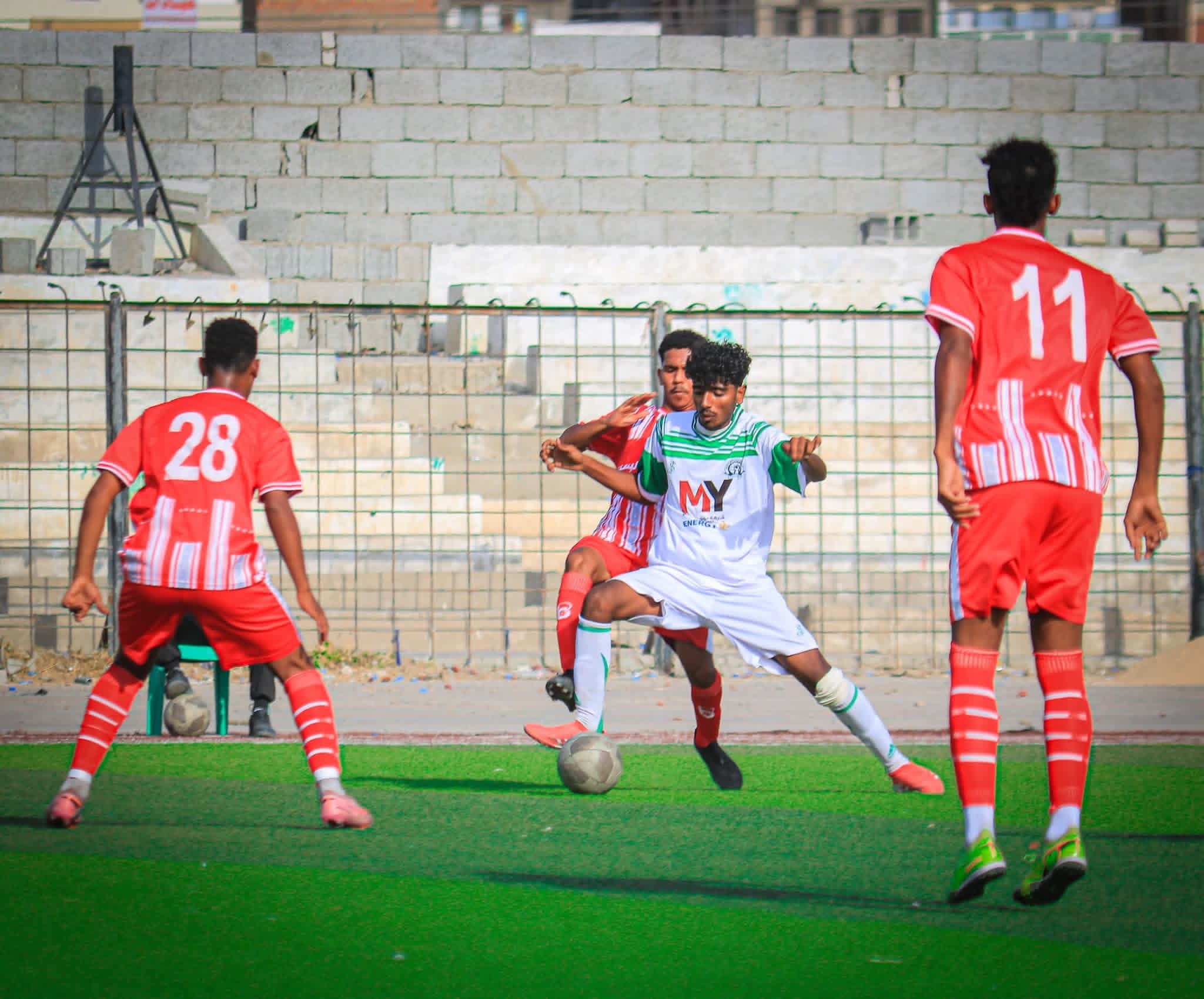 يواجه سمعون الشحر في النهائي الجمعة المقبلة...شعب حضرموت يحجز مقعده في نهائي كأس البلدة بسداسية  في مرمى وحدة شحير