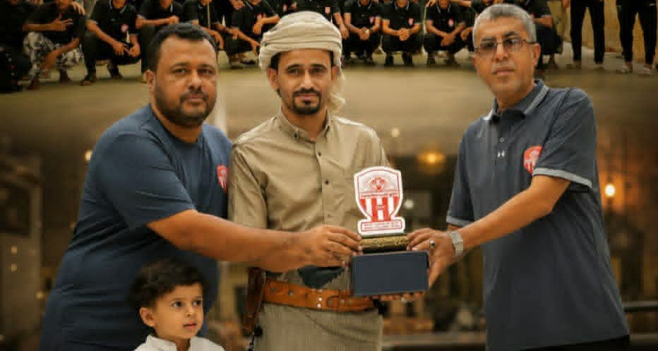 بن سعد يستضيف بعثة شعب حضرموت بصنعاء  ويُكرَّم بدرع تذكاري
