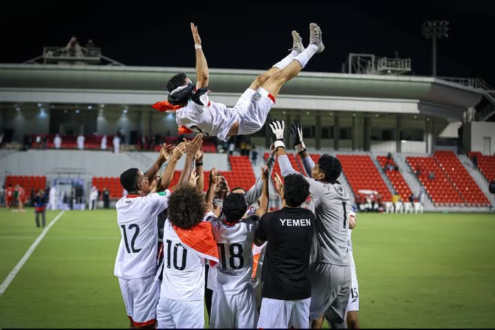 سذاجة الاشادة بشئ وهو من صميم عمل  مدير المنتخب  ؟؟