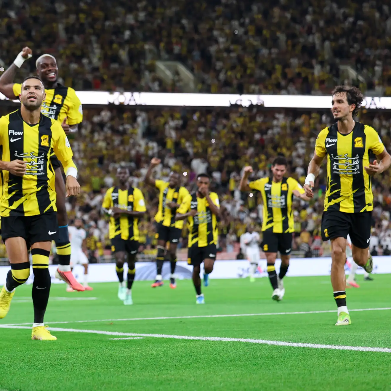 الدوري الذهبي ينادي.. هدية من العاصمة تضع الاتحاد على قمة استثنائية في روشن