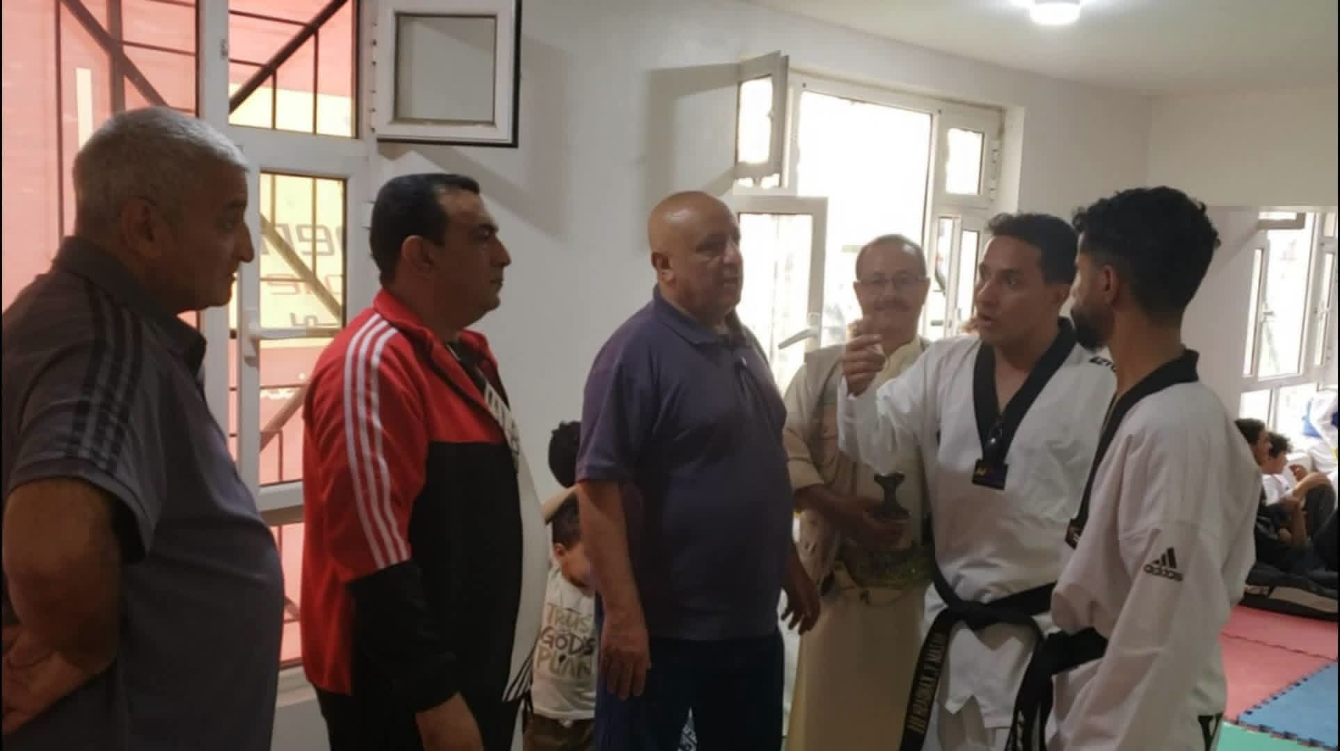 الهندي والحرازي يطلعان على نشاط لعبة التايكواندو في اهلي صنعاء .