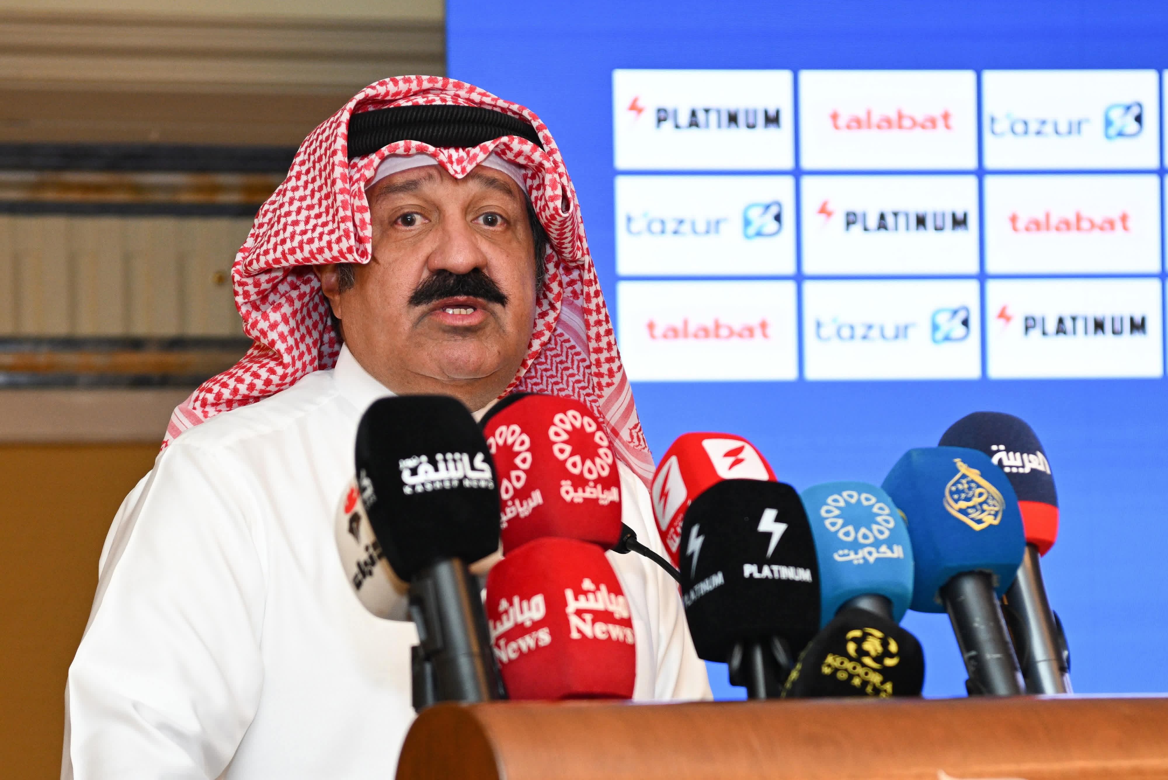 فضيحة جديدة... اين ذهبت تنسيقات ميامي وما بعدها... رئيس الاتحاد الكويتي لكرة القدم يفضح السنباني ولا مباراة رسمية او ودية مع منتخبنا الوطني الاول بل تقسيمة من اربعه اشواط باتفاق المدربين !!!